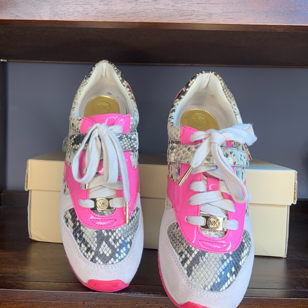 Michael Kors Alexandra Trainer - Picture 2 of 6